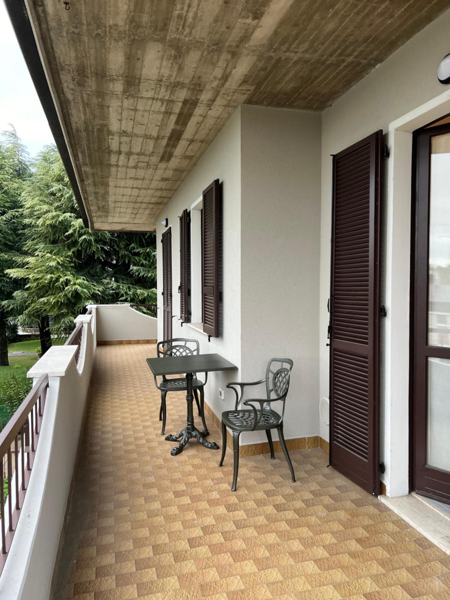 La Vela Apartment Sirmione Exterior photo